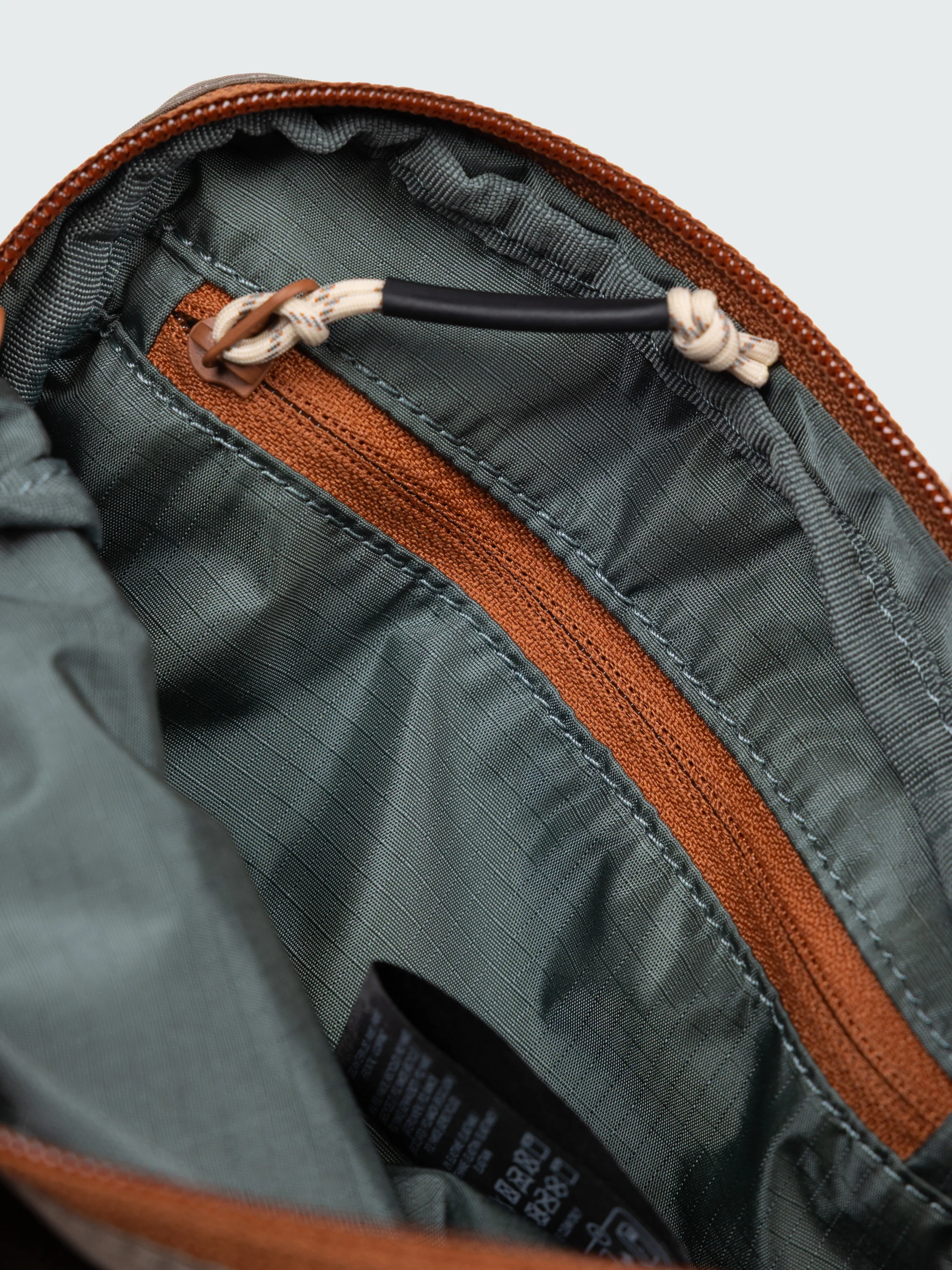 Mako Crossbody Bag - Image 6
