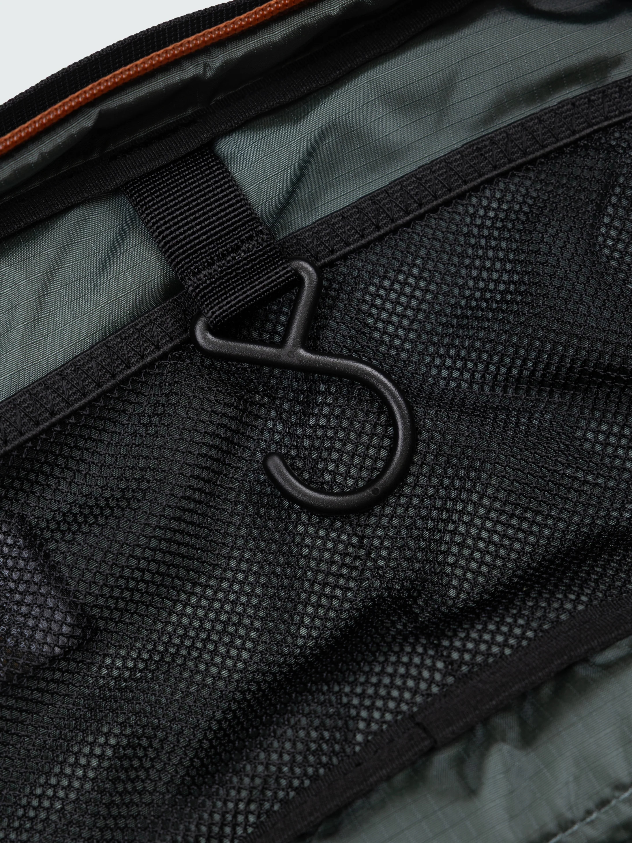 Mako Toiletries Bag - Image 5