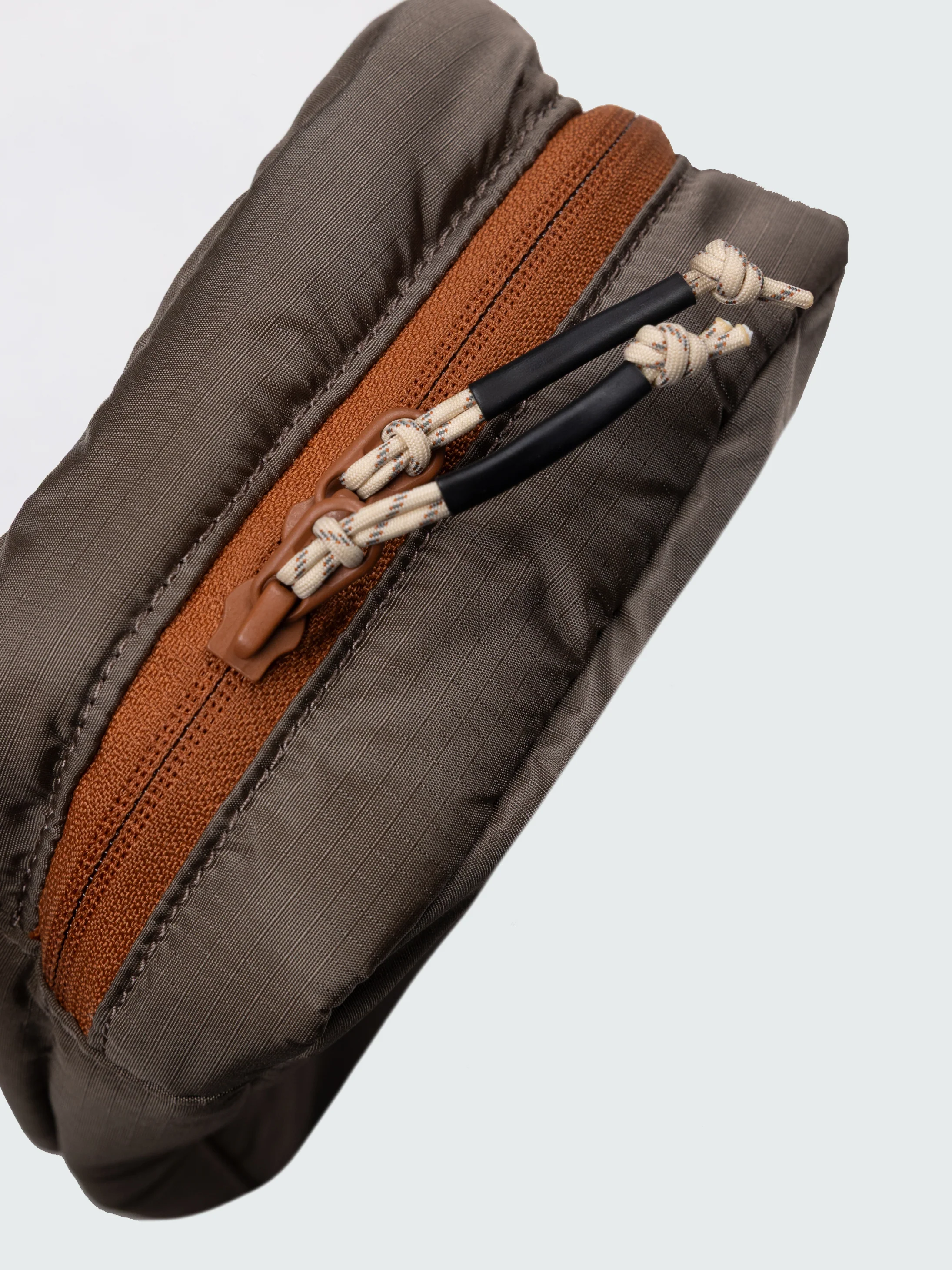 Mako Toiletries Bag - Image 3