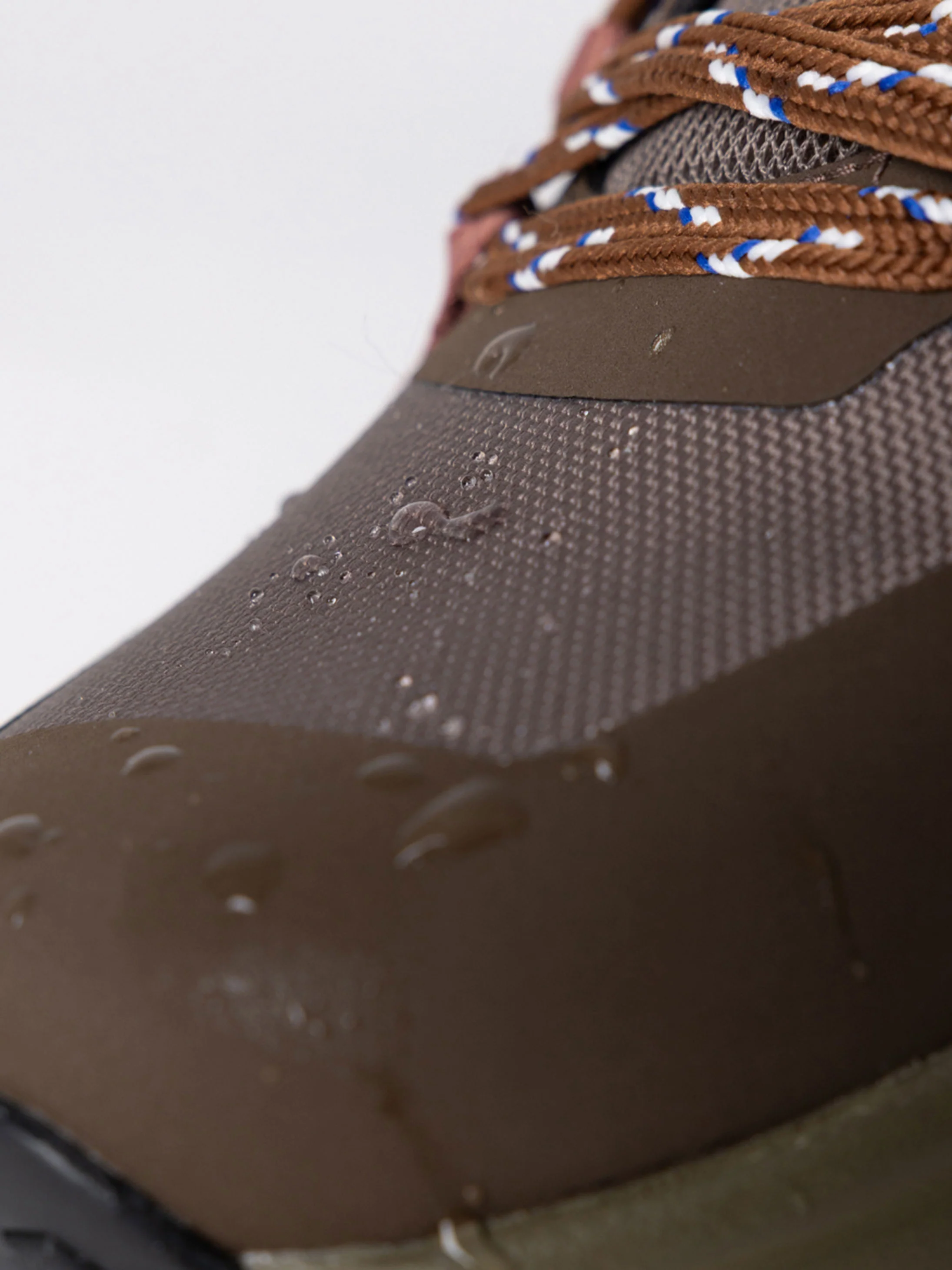VEJA + Finisterre Fitz Roy Trail Shoe - Image 9