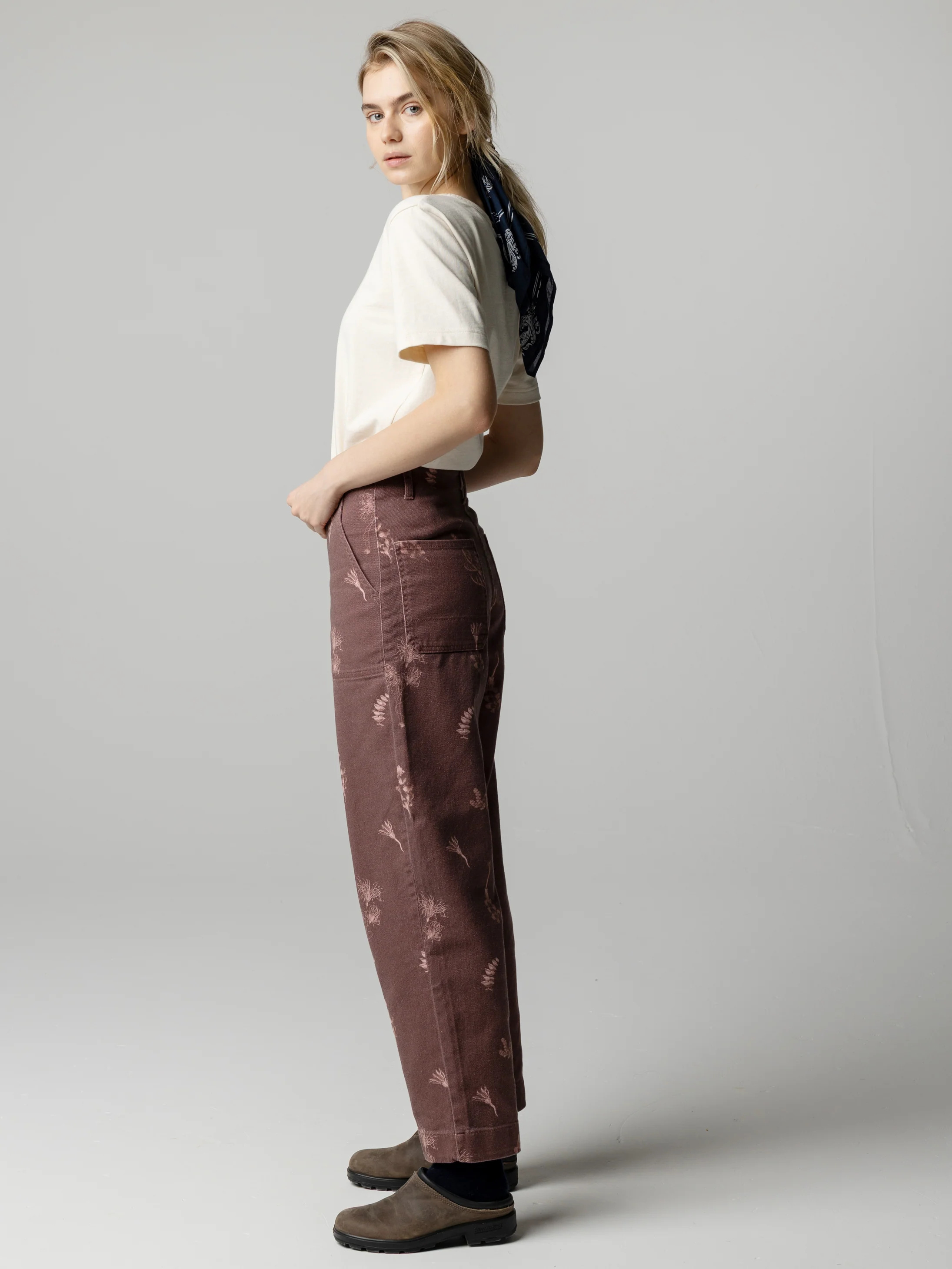 Women's Floral Marine Yarrel Printed Trouser - Image 3